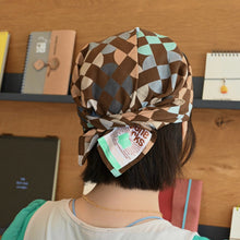 画像をギャラリービューアに読み込む, Lucky loops bandana

